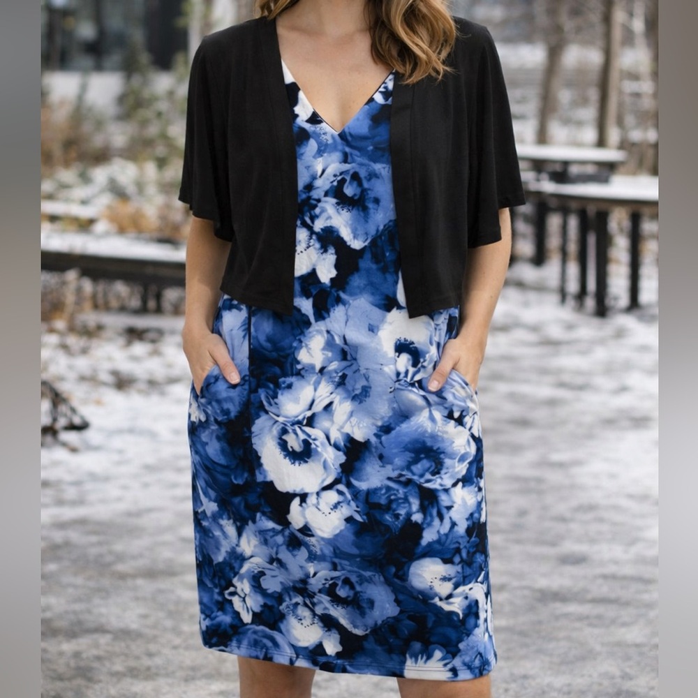 Connected Apparel Navy and White‎ Floral Dress size 12 has some stretch